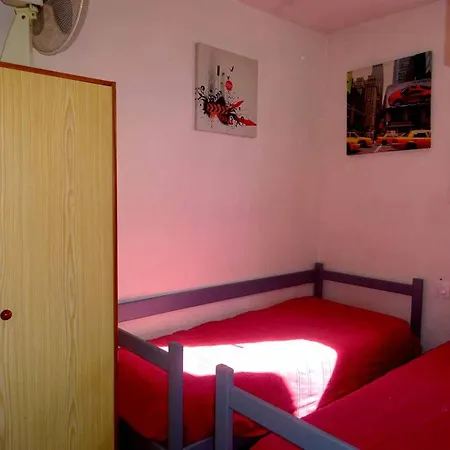 2 Pieces Avec Terrasse, Climatisation, Parking, A 100m De La - Grande - Fr-1-782-21